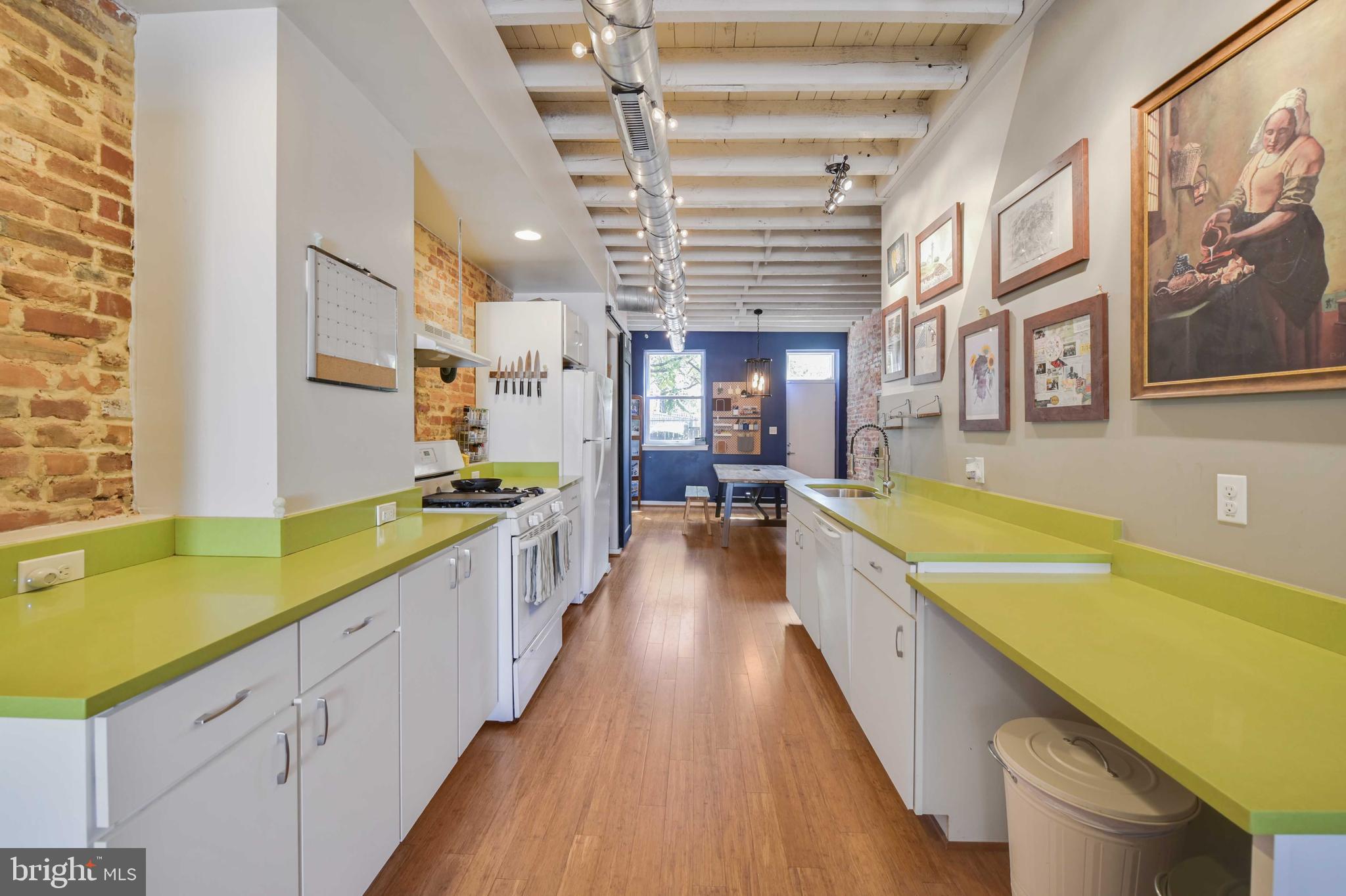 2639 N Howard Street N