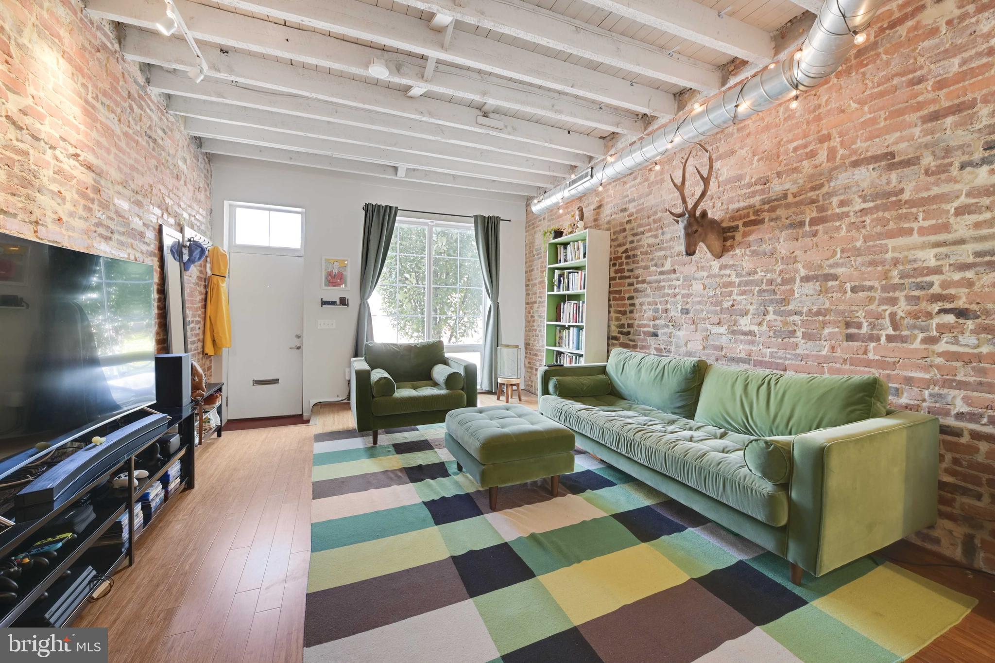 2639 N Howard Street N