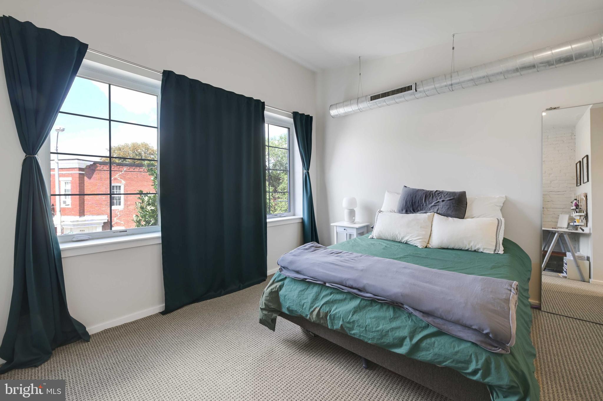 2639 N Howard Street N