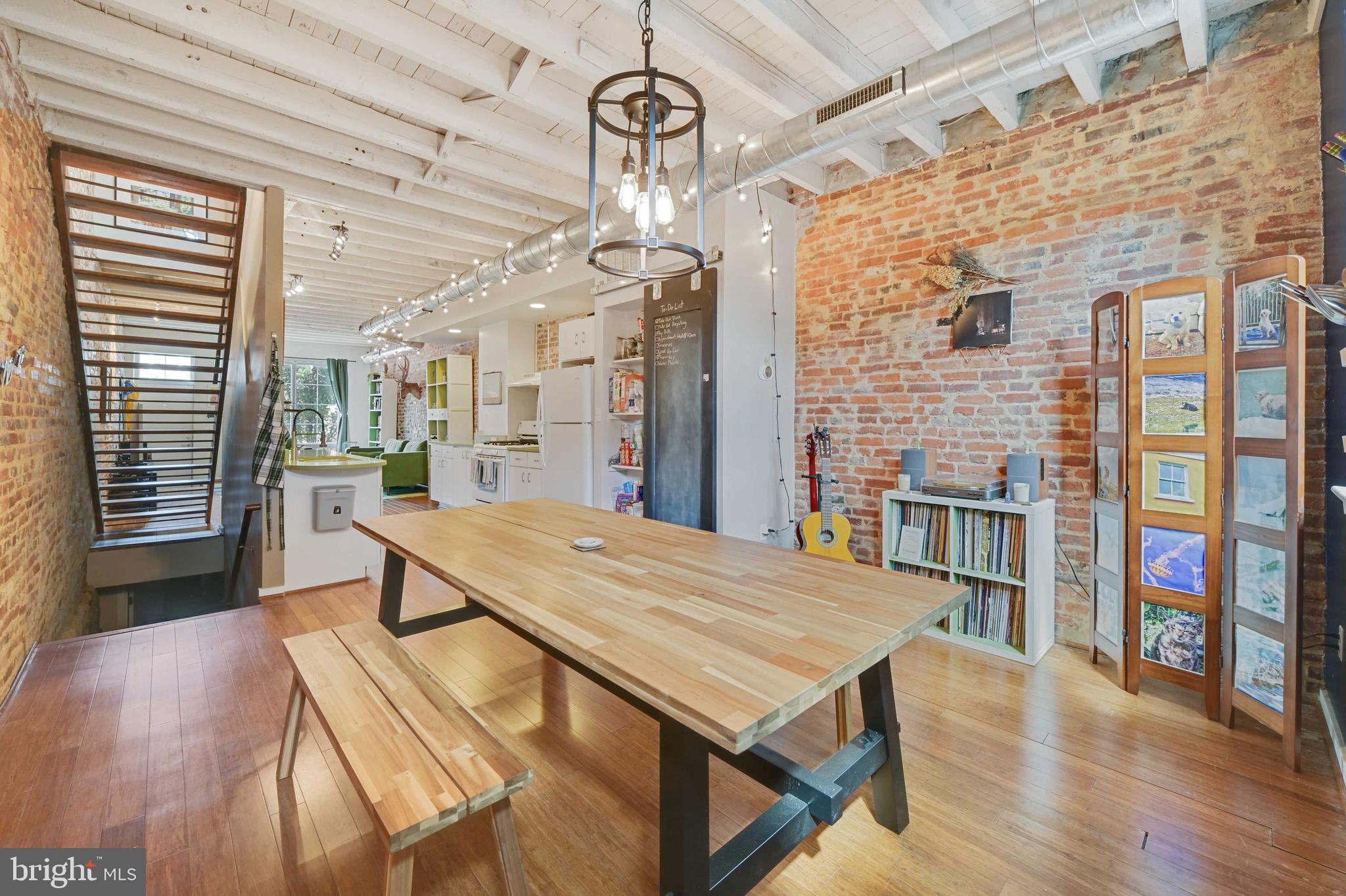 2639 N Howard Street N