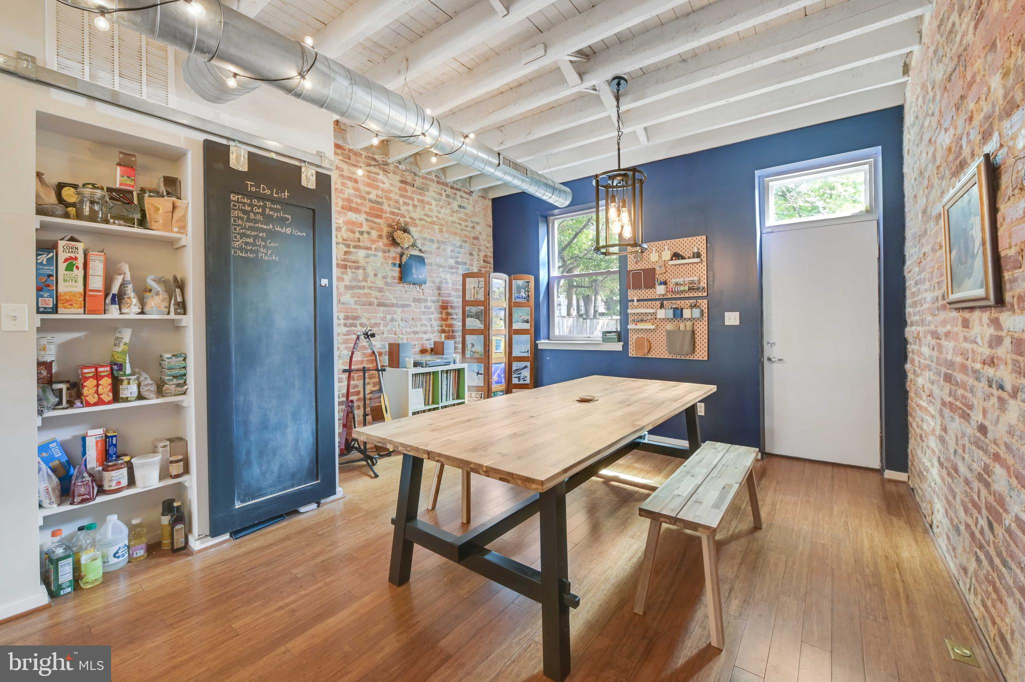 2639 N Howard Street N