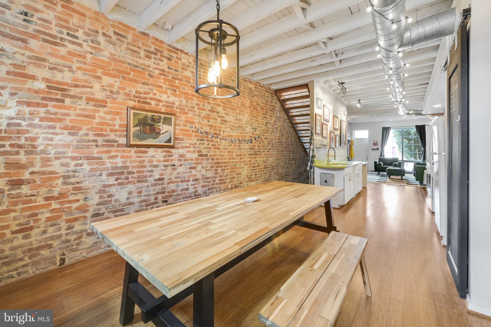 2639 N Howard Street N