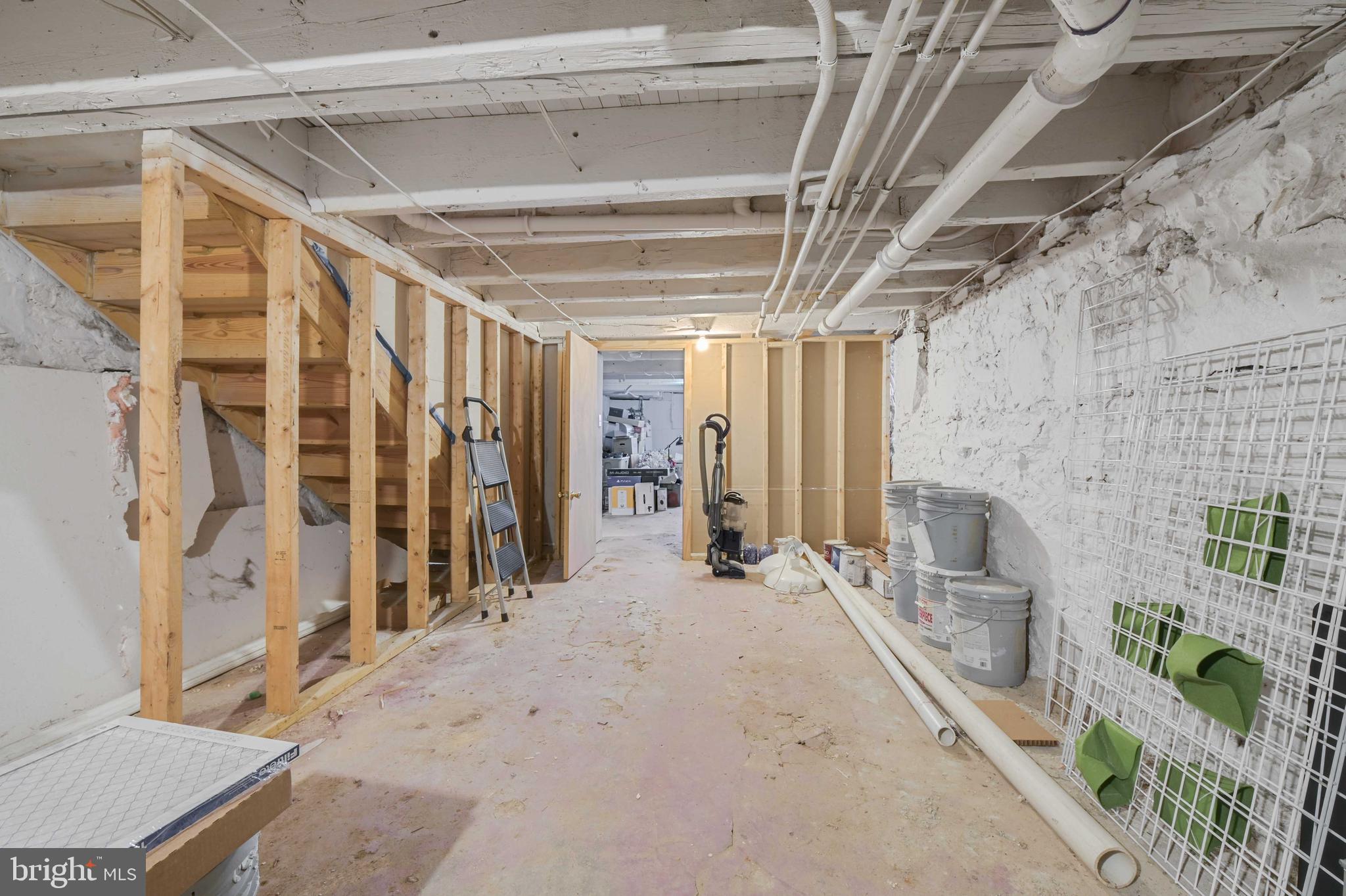 2639 N Howard Street N