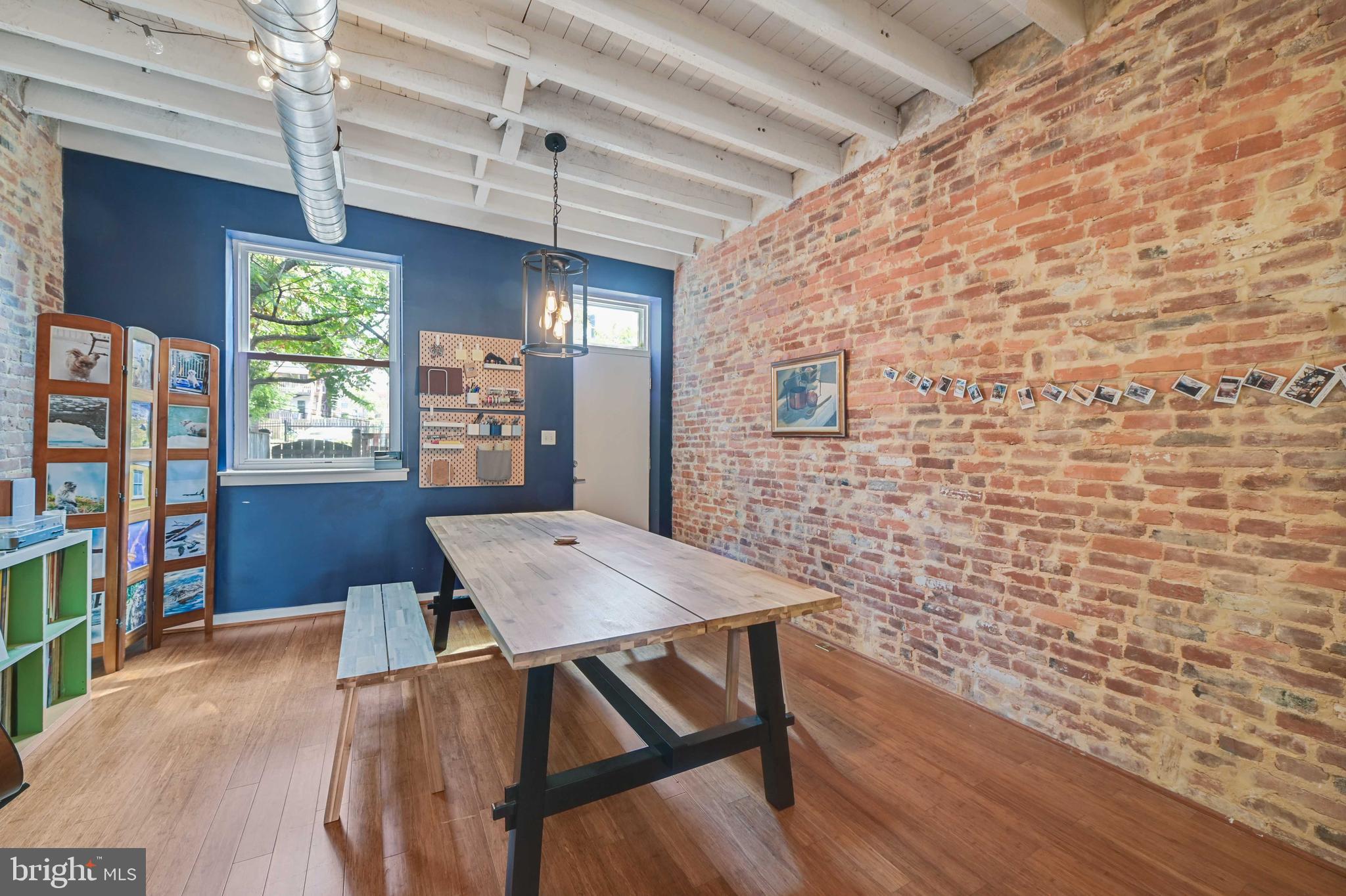 2639 N Howard Street N