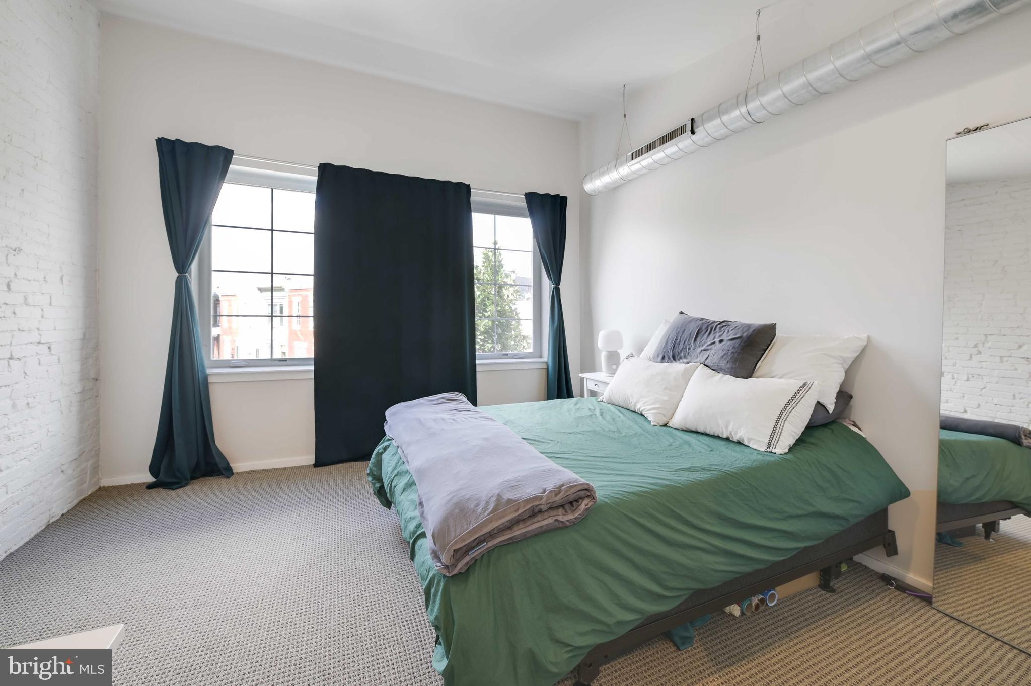 2639 N Howard Street N