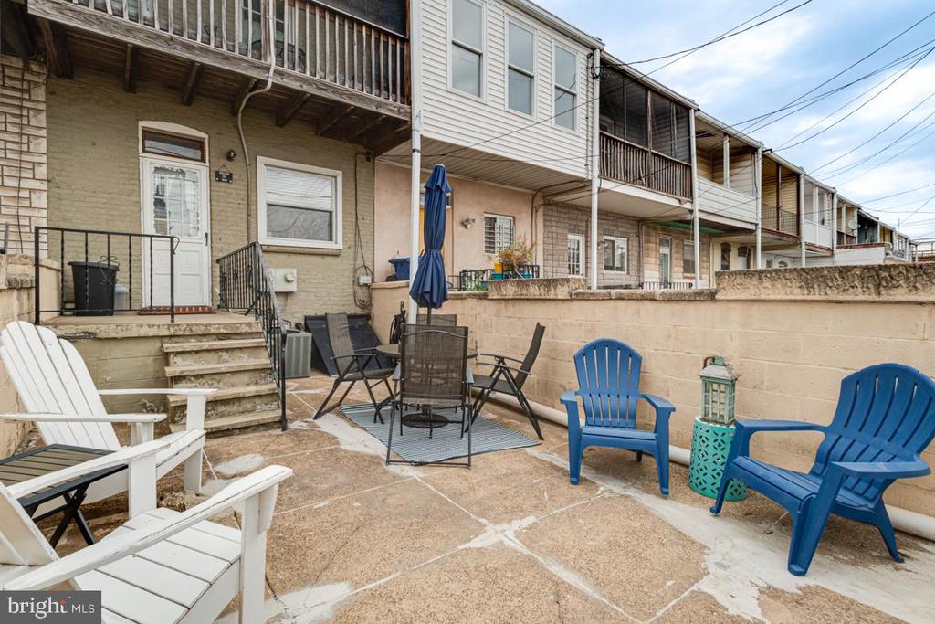 3809 Foster Ave