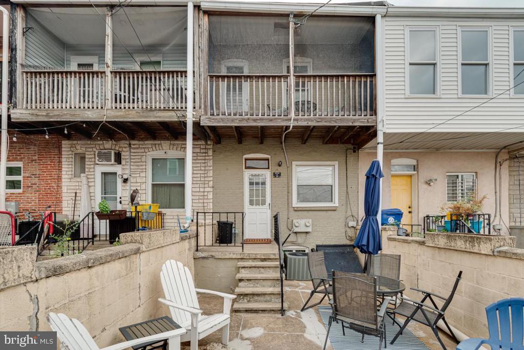 3809 Foster Ave