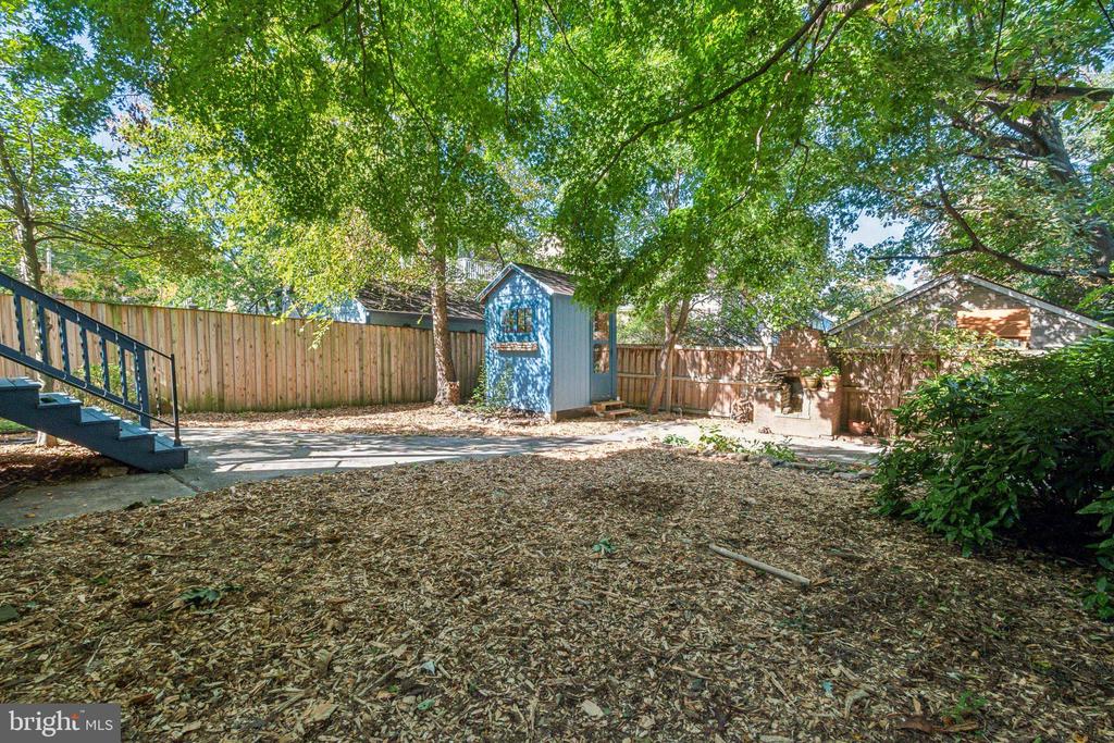 604 Saint Dunstans Rd