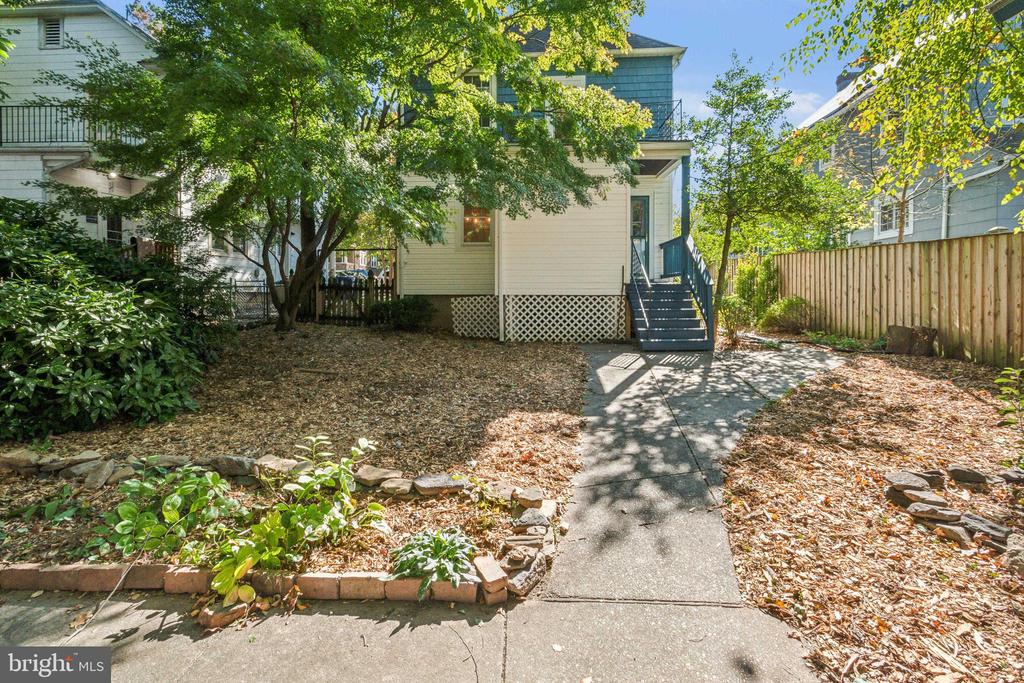 604 Saint Dunstans Rd