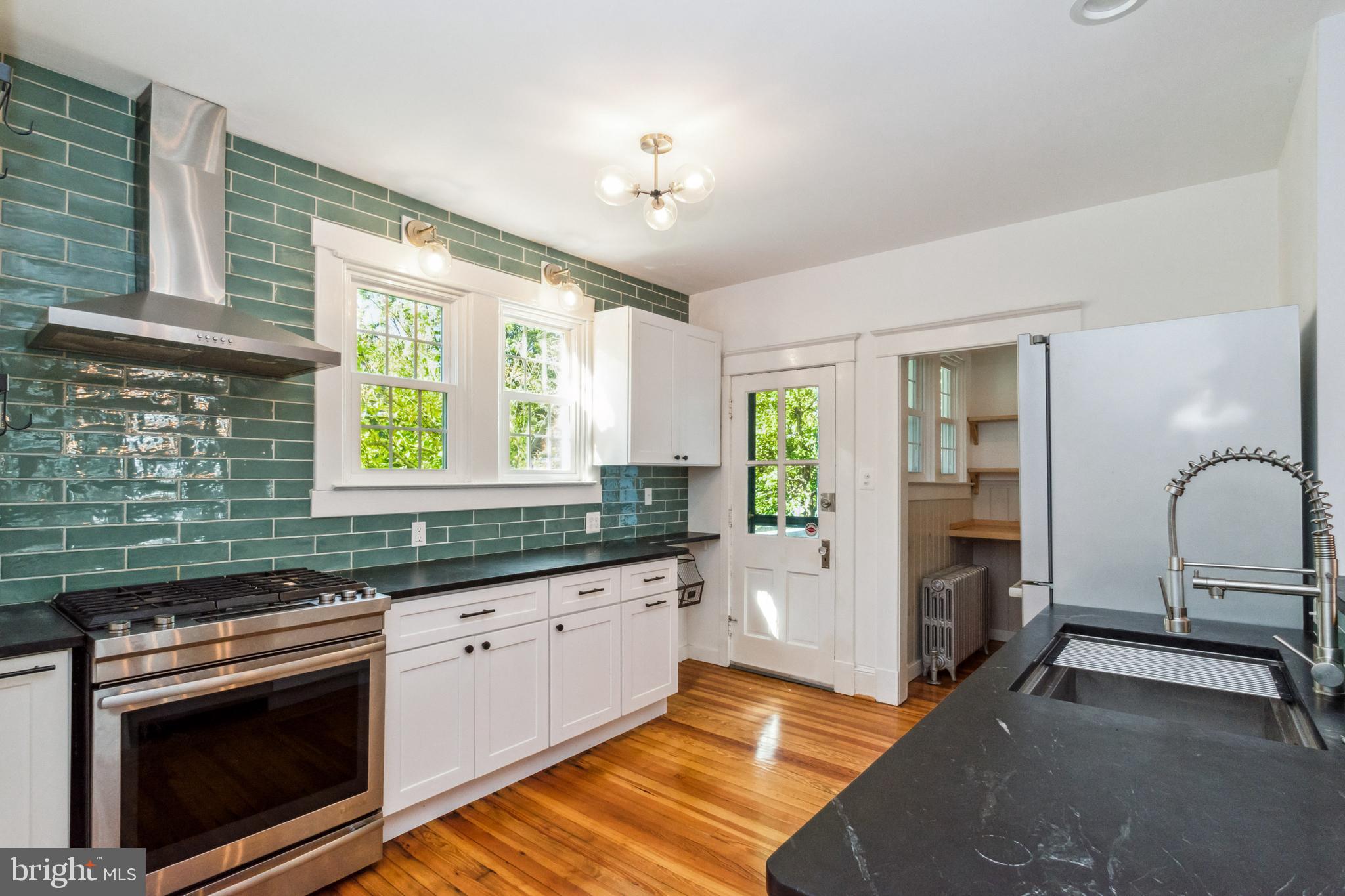 604 Saint Dunstans Rd