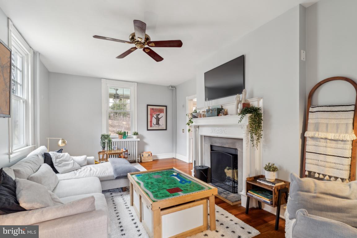 1811 Dixon Rd