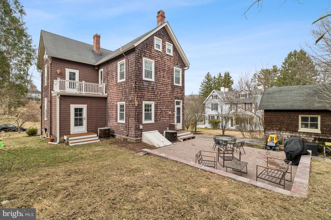 1811 Dixon Rd