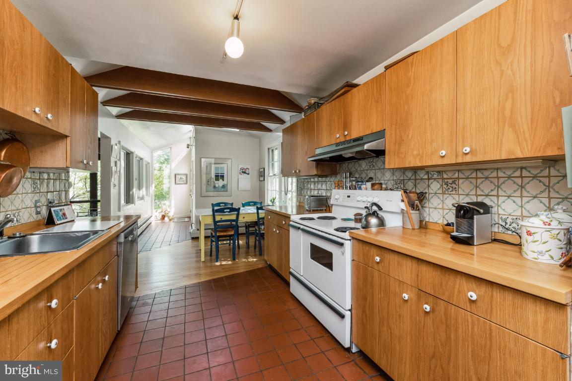 1807 Kenway Rd