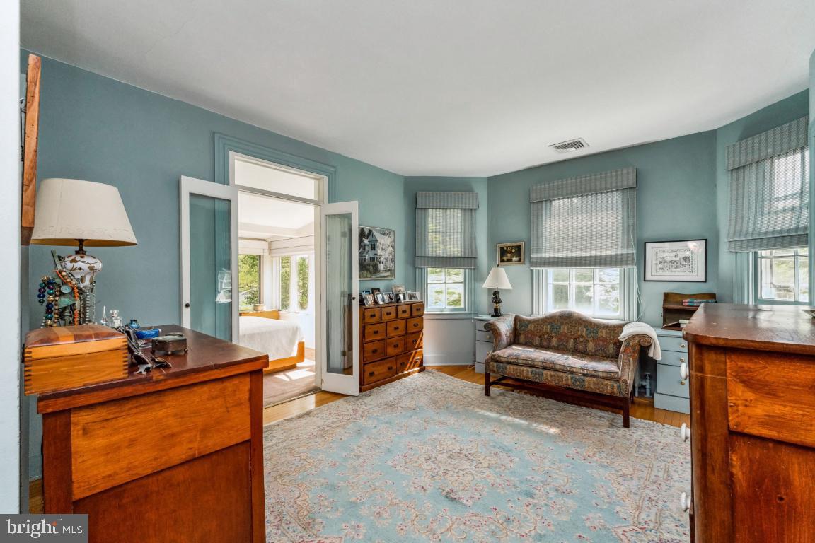 1807 Kenway Rd