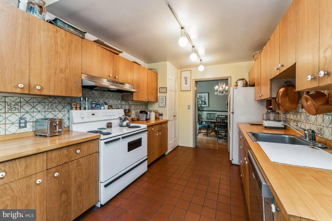 1807 Kenway Rd