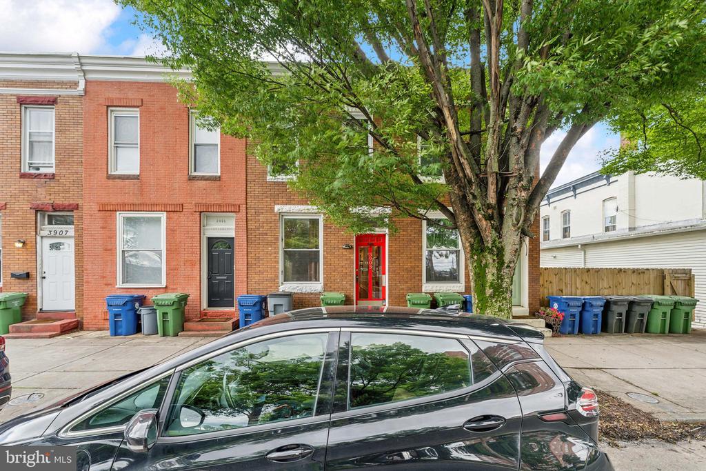 3903 Roland Ave