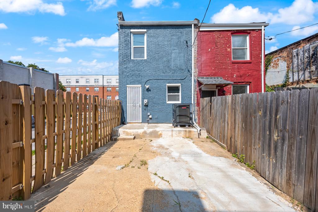 19 N Smallwood St