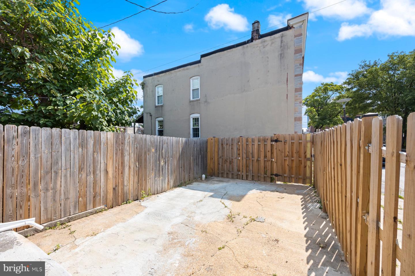 19 N Smallwood St