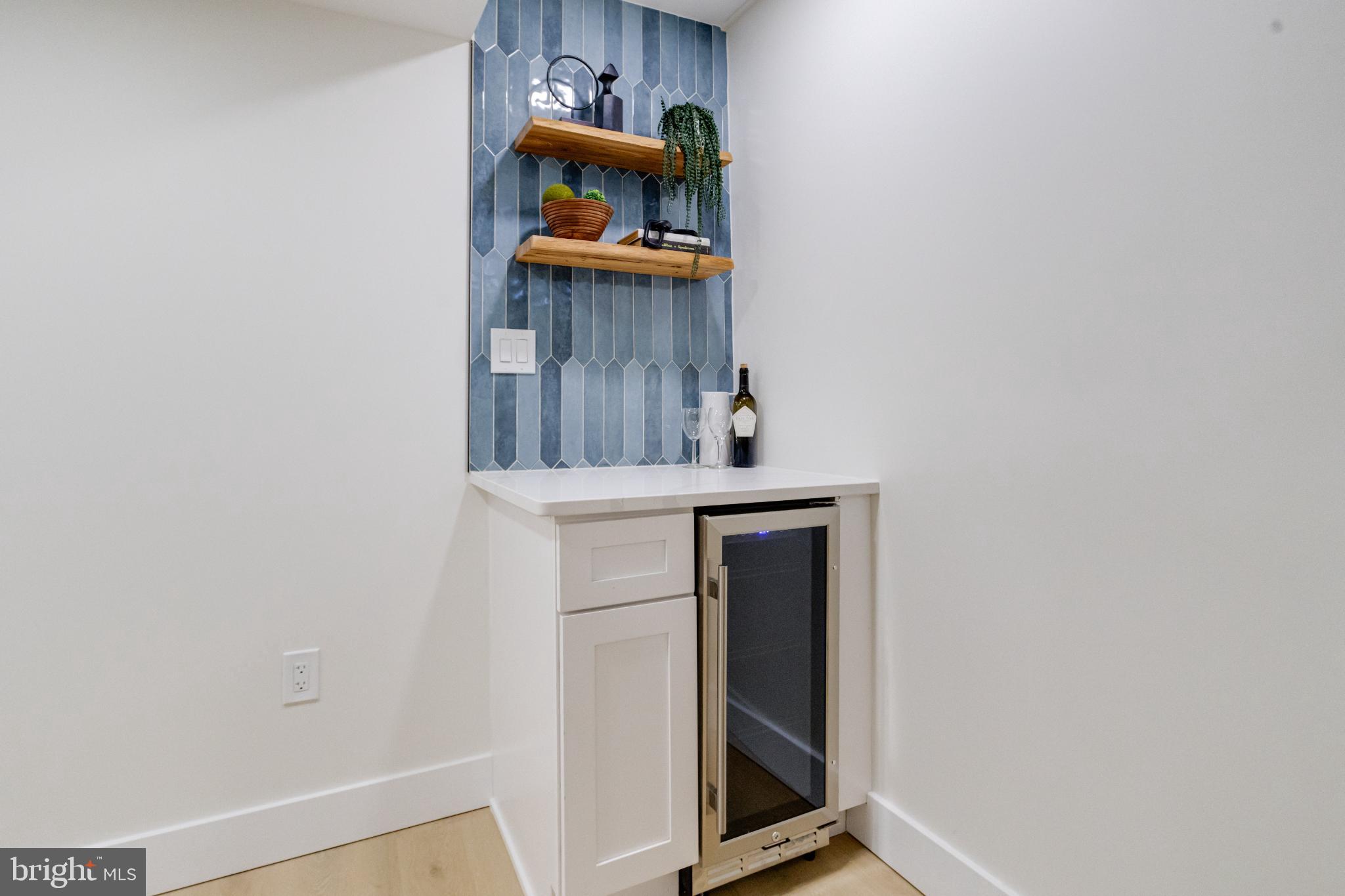 1524 RAMBLEWOOD ROAD