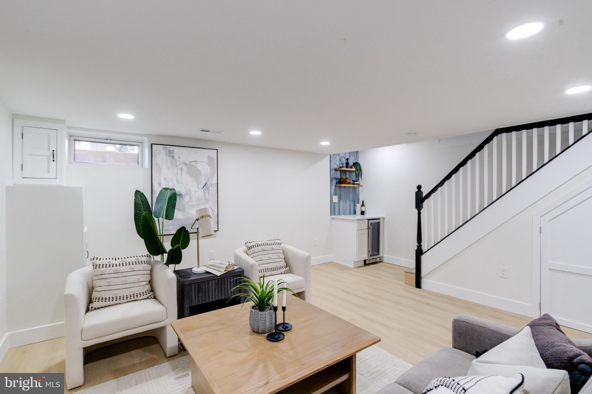 1524 RAMBLEWOOD ROAD