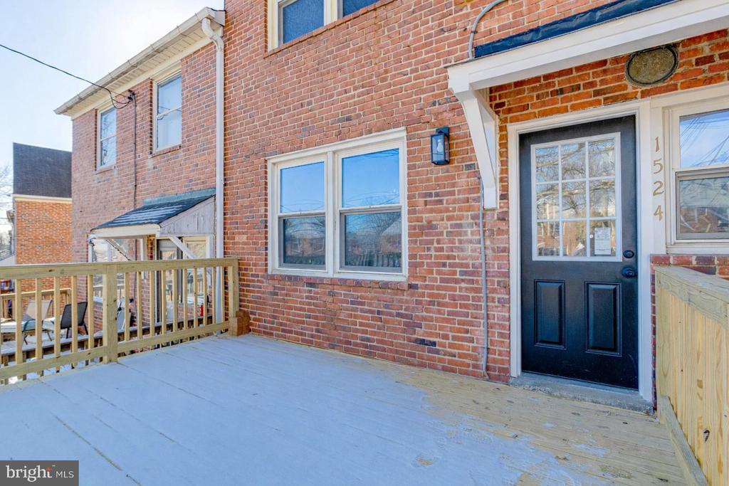 1524 RAMBLEWOOD ROAD