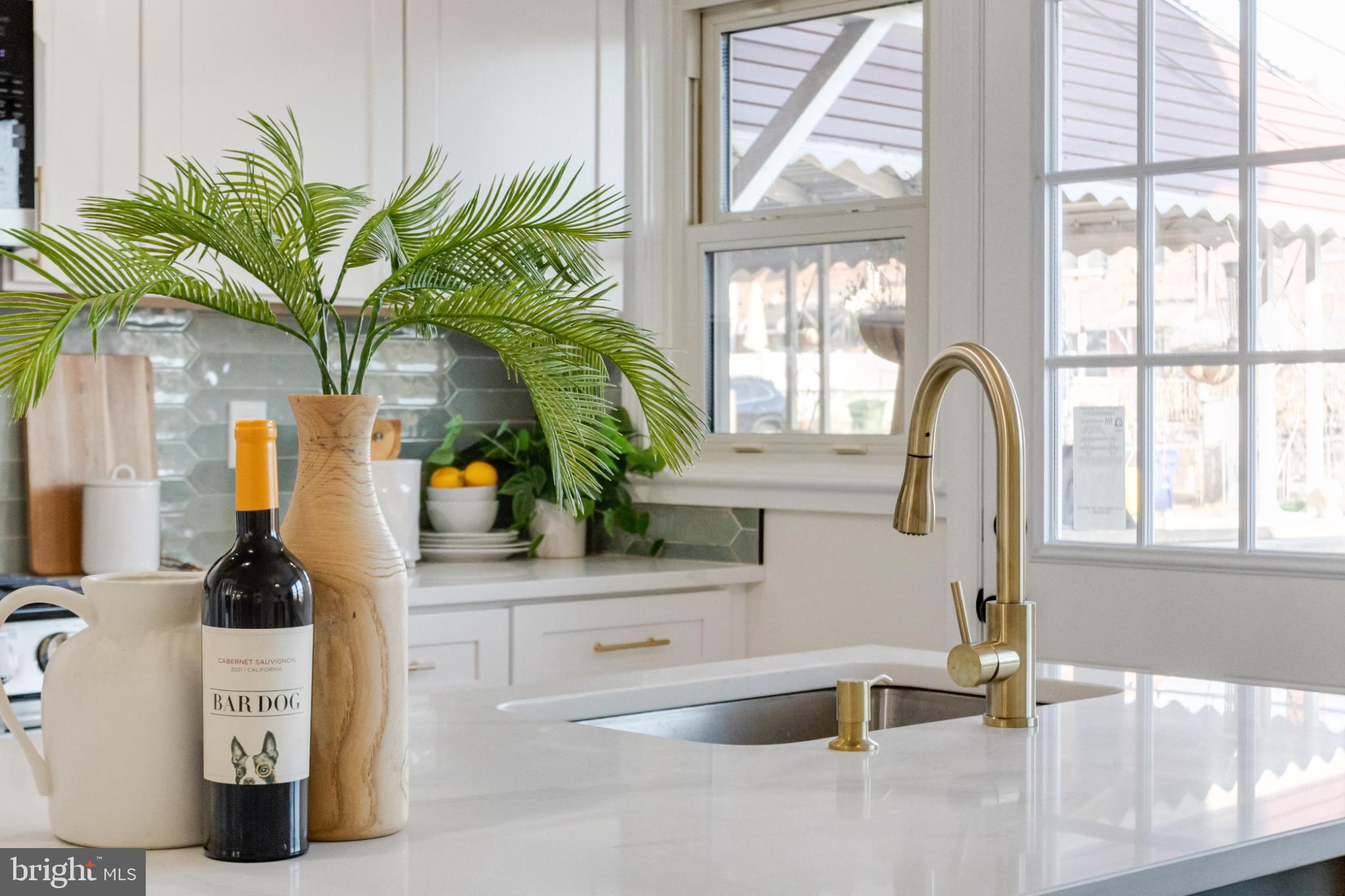 1524 RAMBLEWOOD ROAD