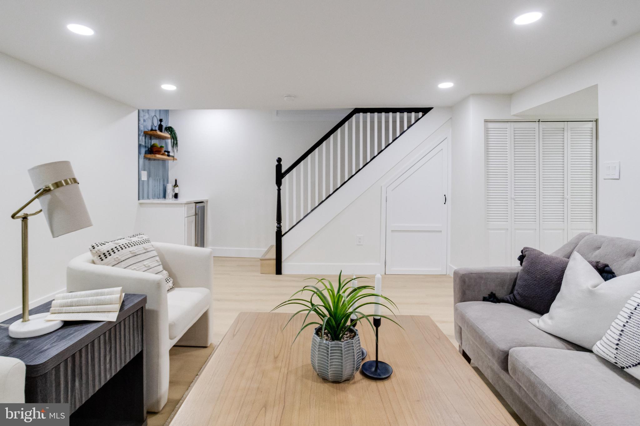 1524 RAMBLEWOOD ROAD