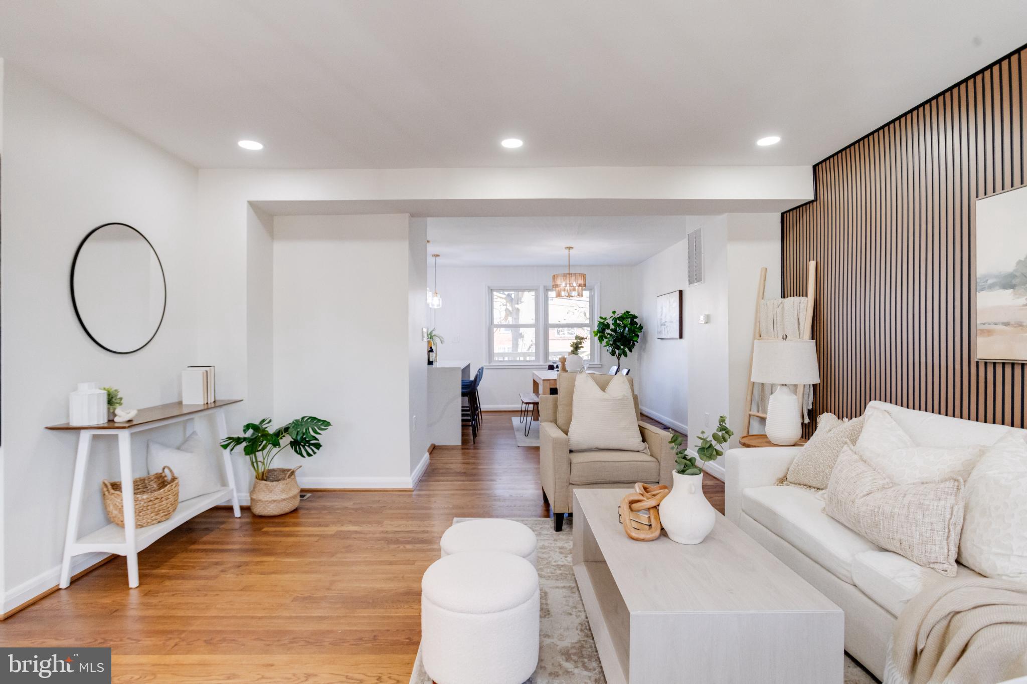 1524 RAMBLEWOOD ROAD