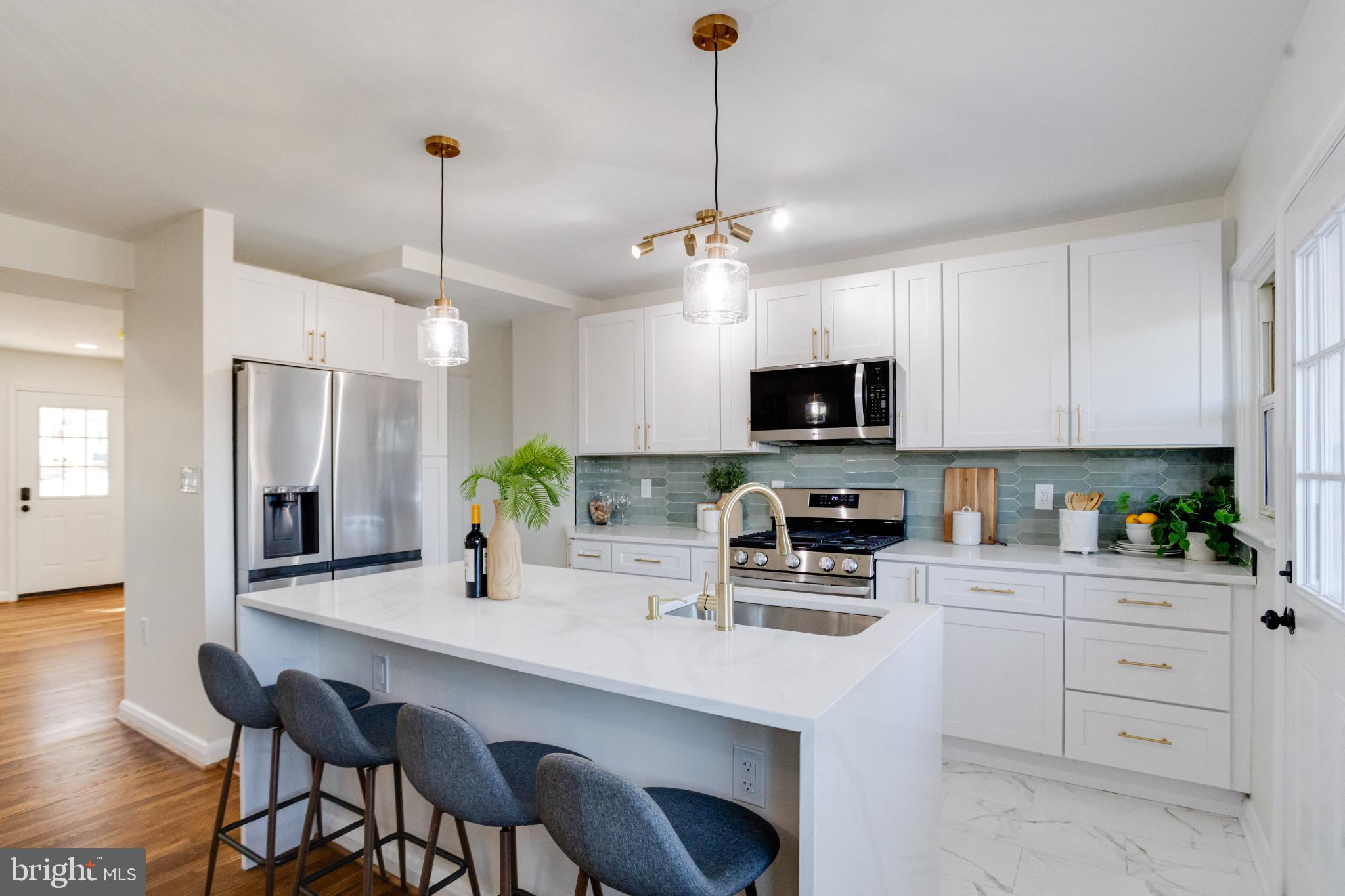 1524 RAMBLEWOOD ROAD