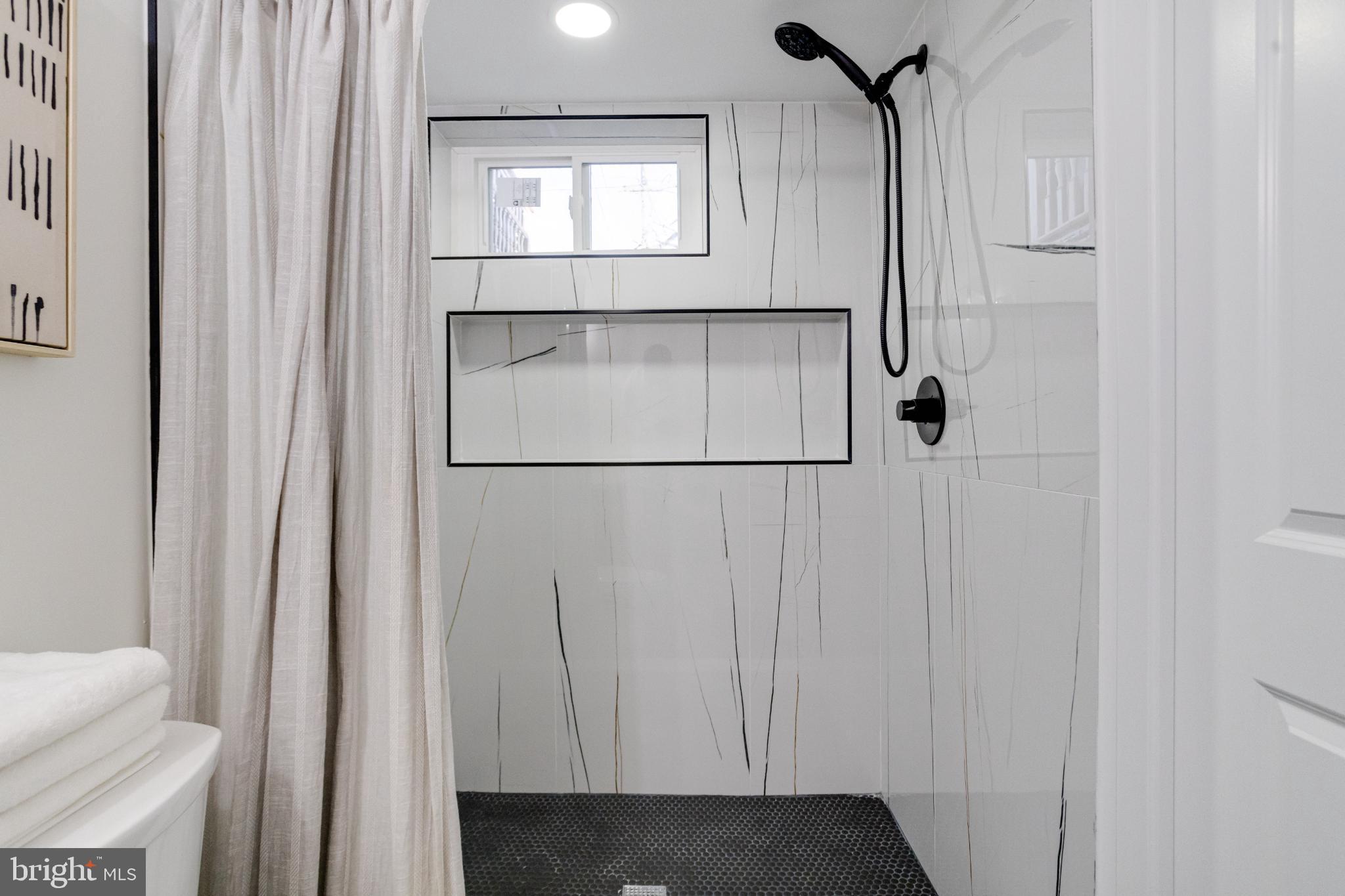 1524 RAMBLEWOOD ROAD