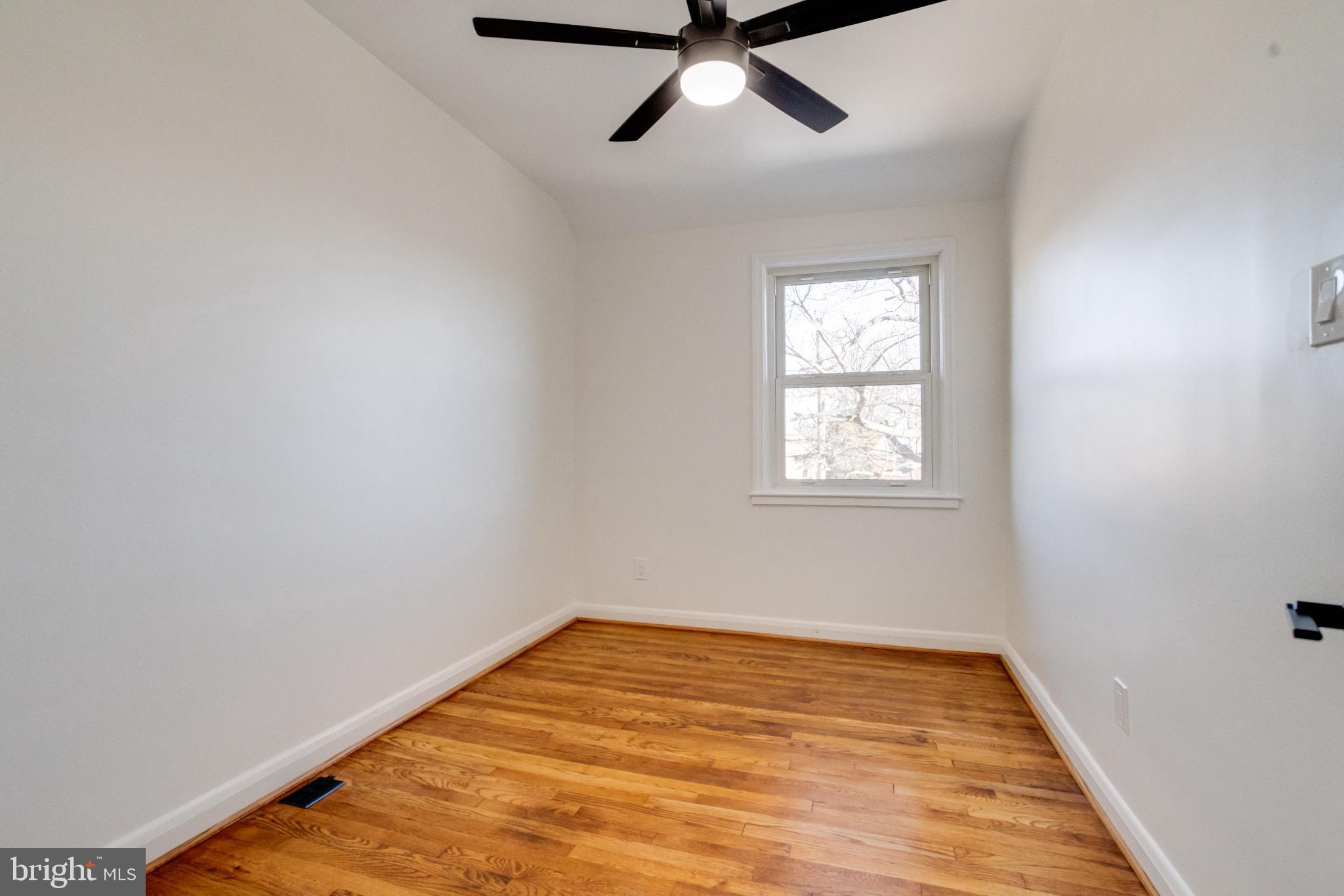 1524 RAMBLEWOOD ROAD