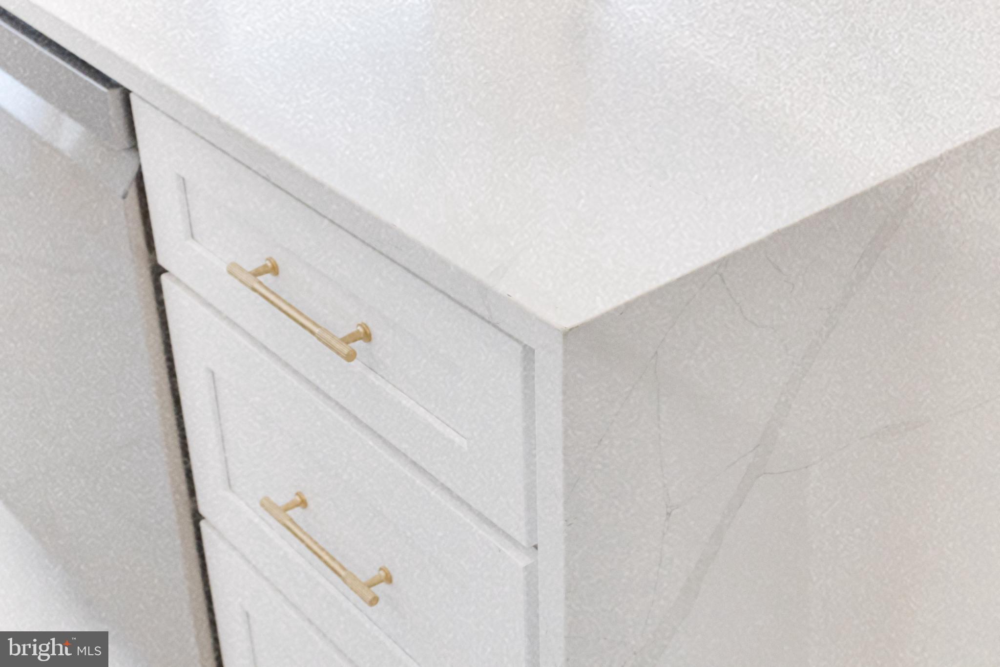 1524 RAMBLEWOOD ROAD