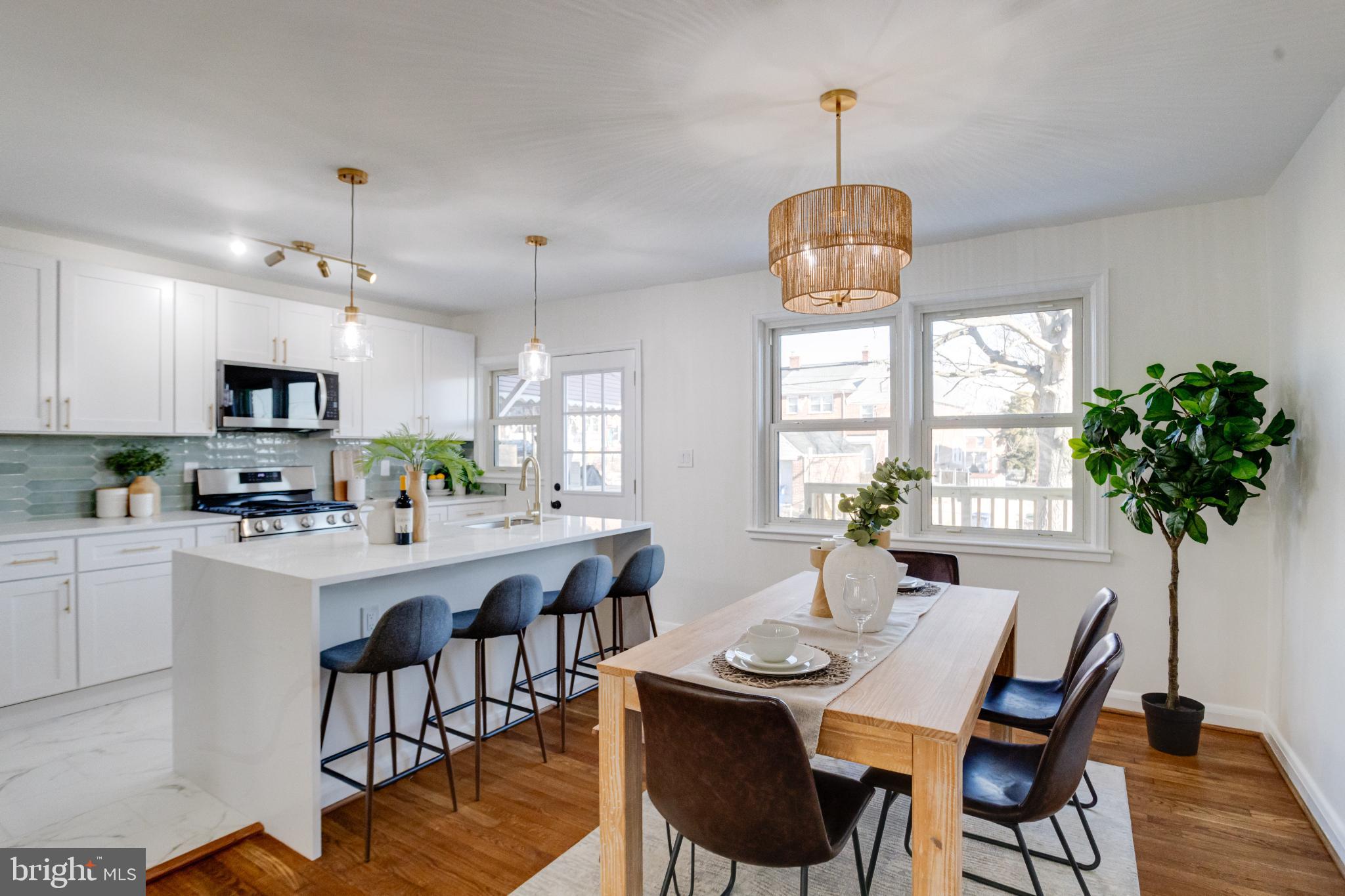 1524 RAMBLEWOOD ROAD