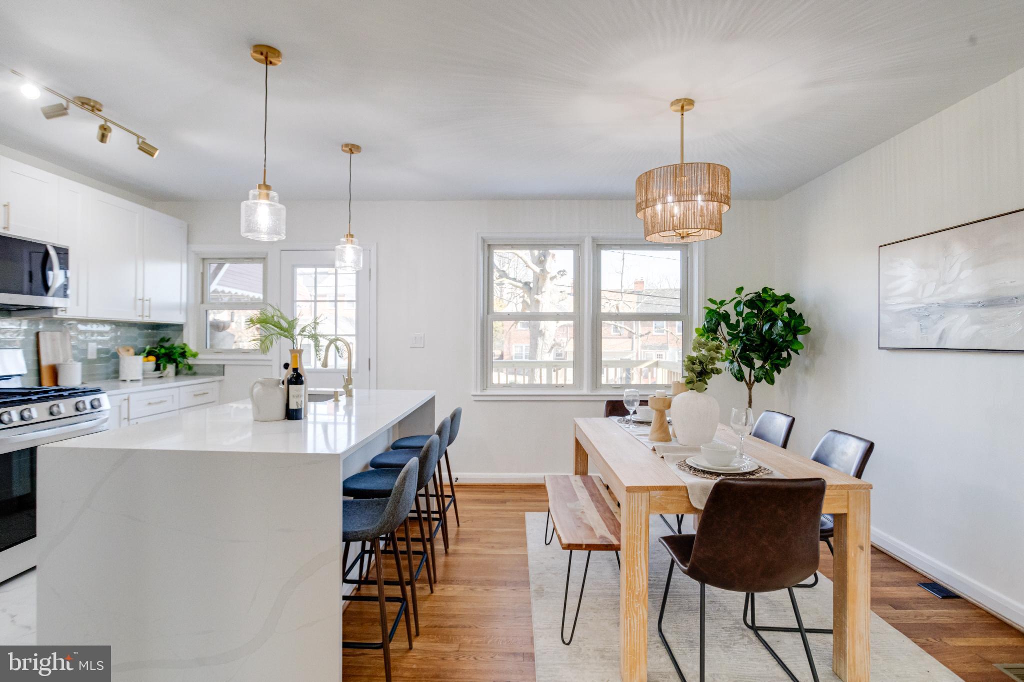 1524 RAMBLEWOOD ROAD