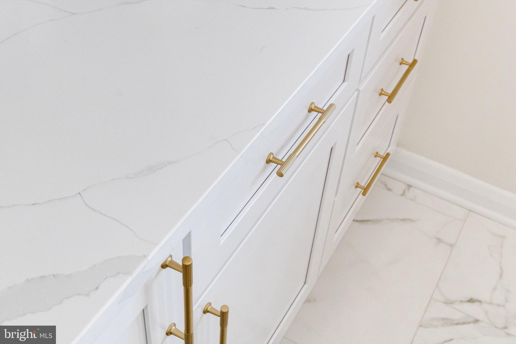 1524 RAMBLEWOOD ROAD