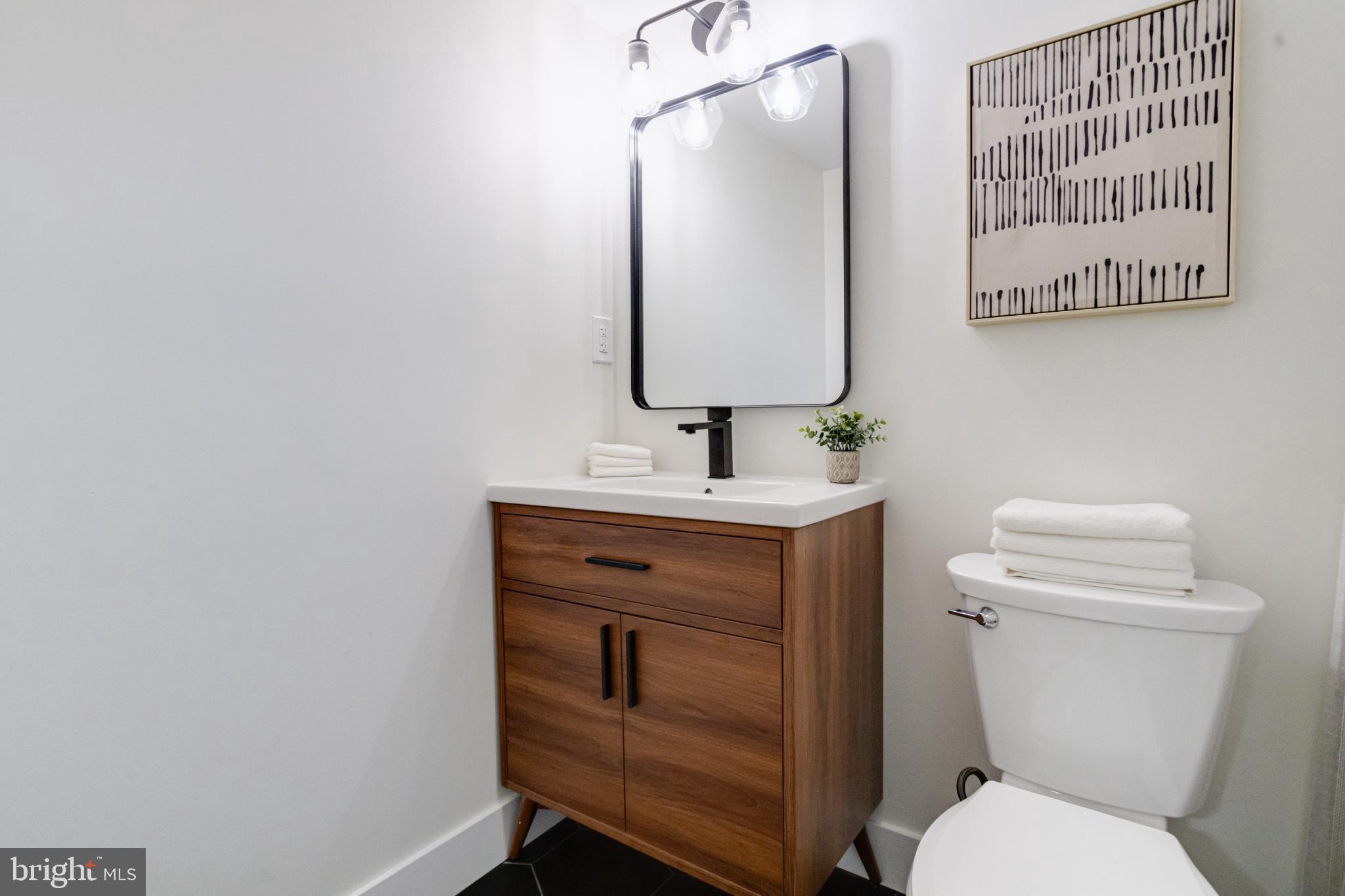 1524 RAMBLEWOOD ROAD