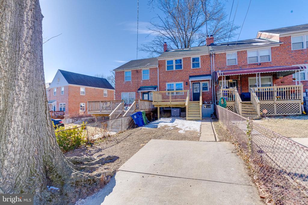 1524 RAMBLEWOOD ROAD