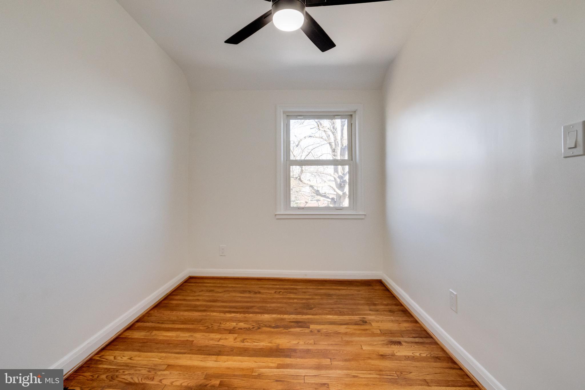 1524 RAMBLEWOOD ROAD