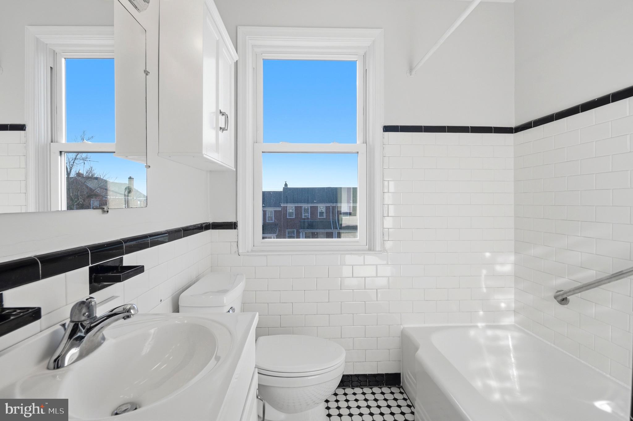 3426 PARKLAWN AVENUE