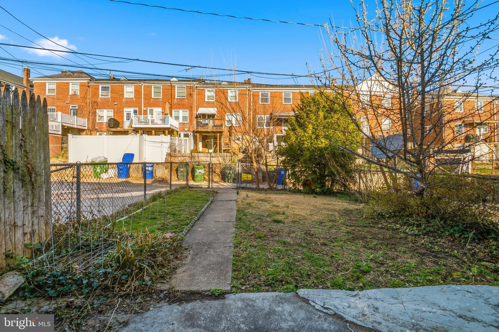 3426 PARKLAWN AVENUE