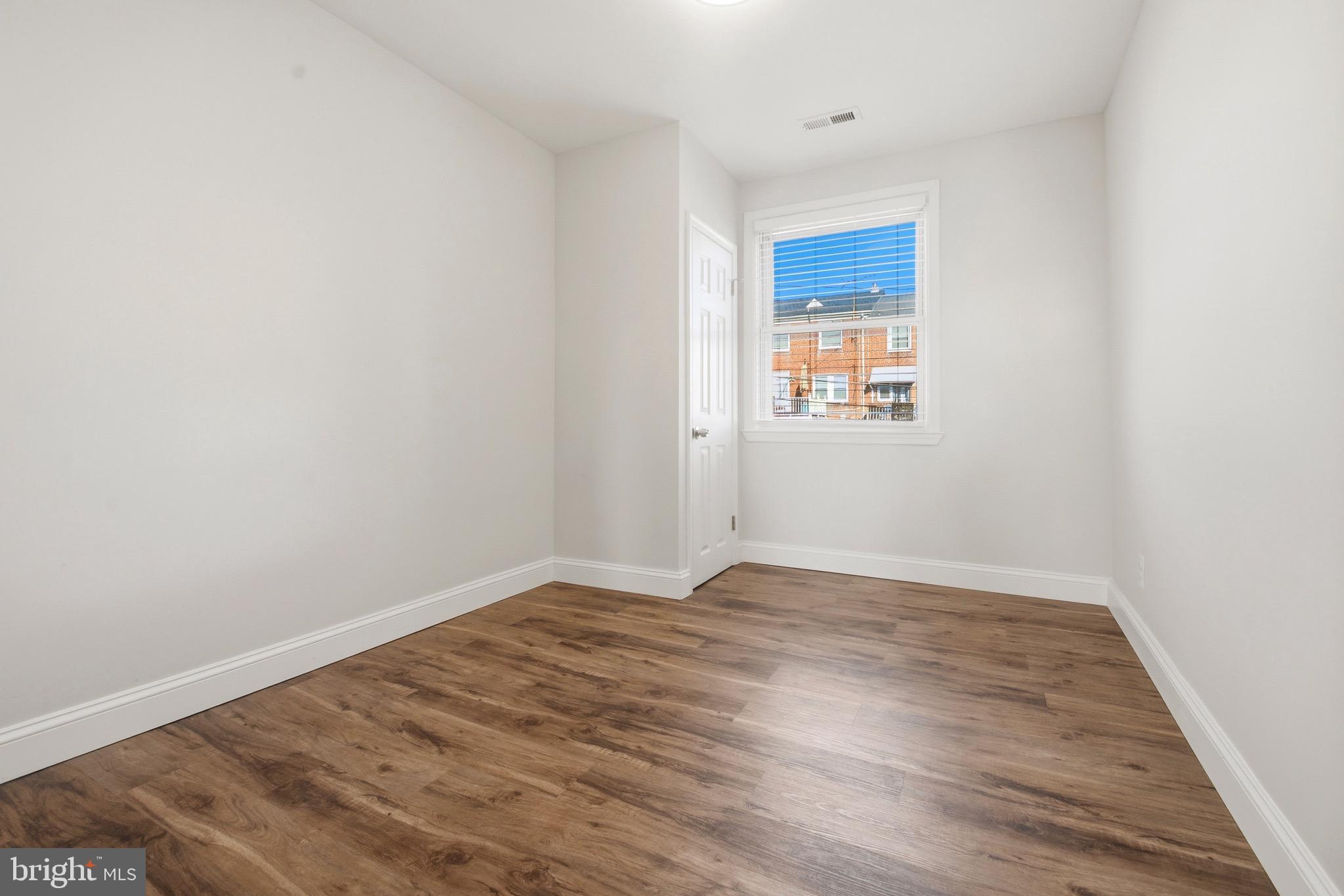 3426 PARKLAWN AVENUE