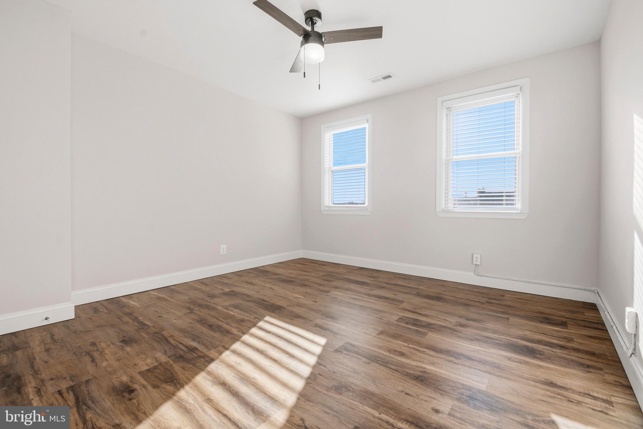 3426 PARKLAWN AVENUE