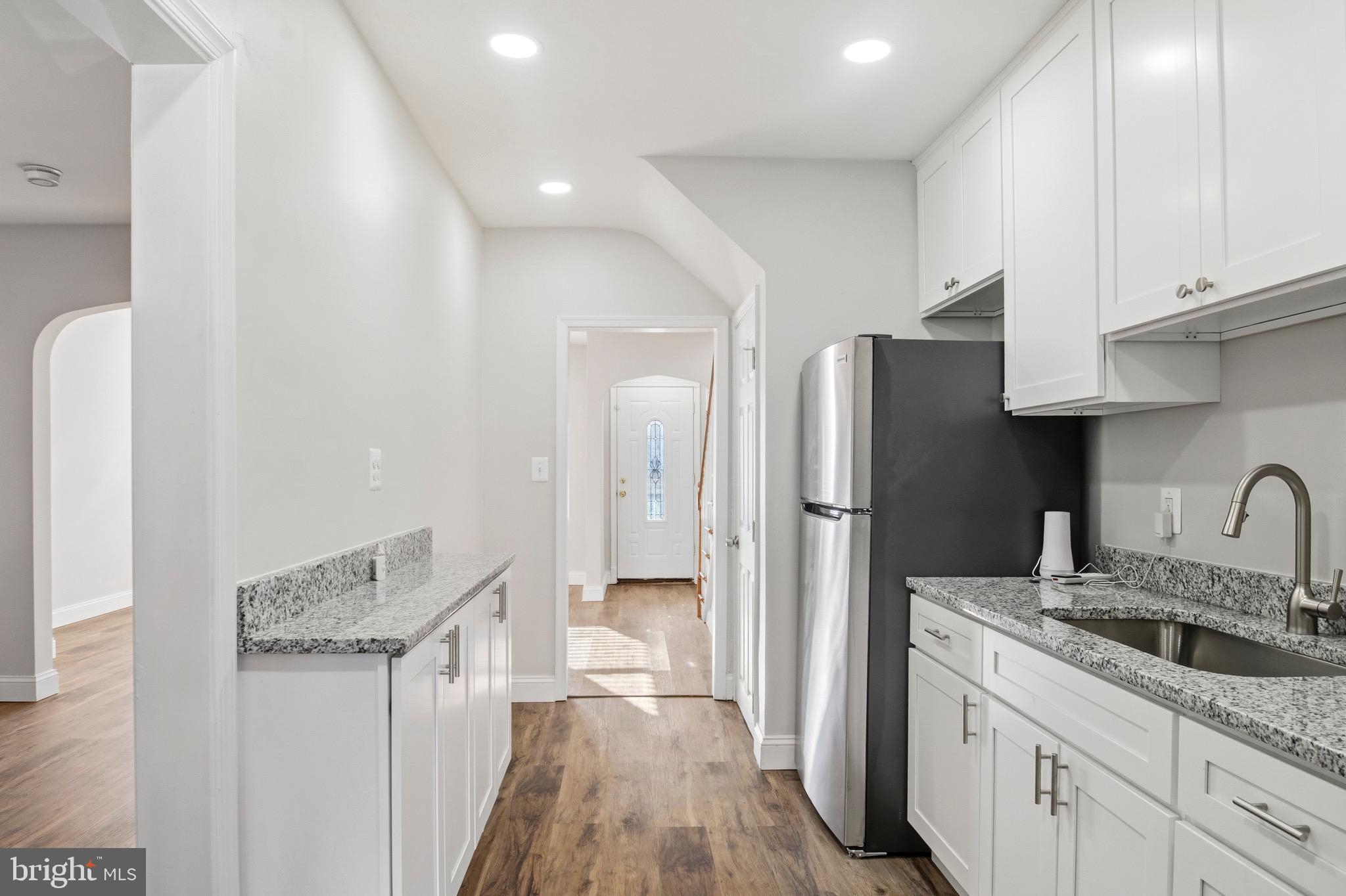 3426 PARKLAWN AVENUE