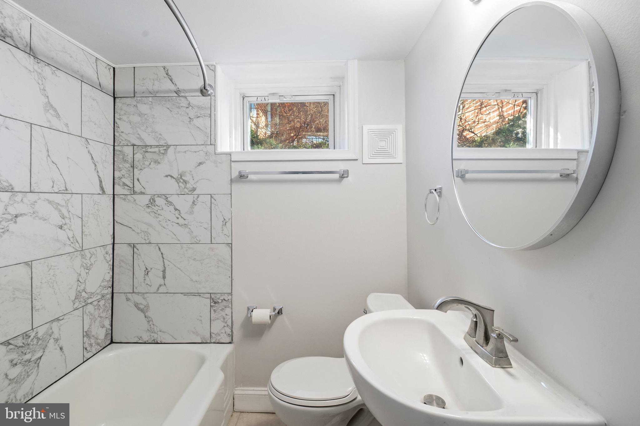 3426 PARKLAWN AVENUE