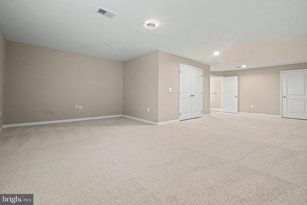 5338 WYNDHOLME CIRCLE 3