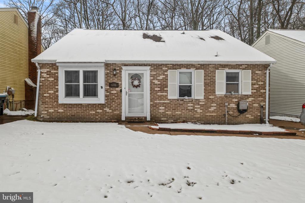 606 HARBOUR OAK DRIVE