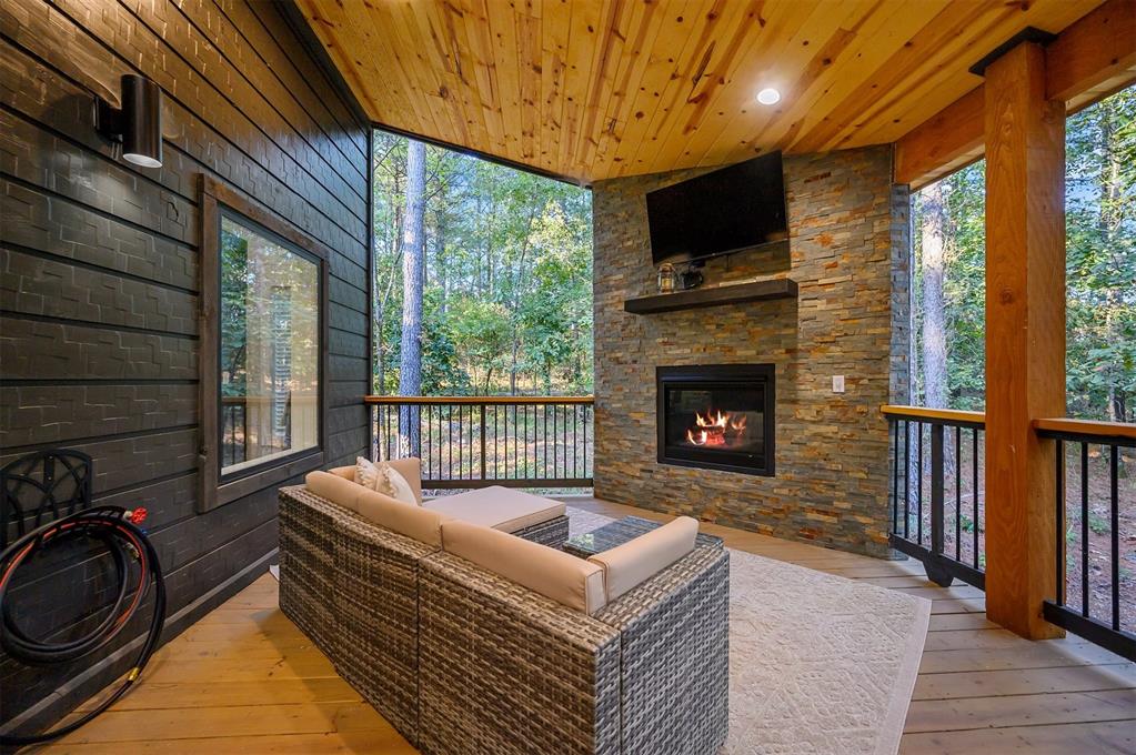 465 Triton Trail