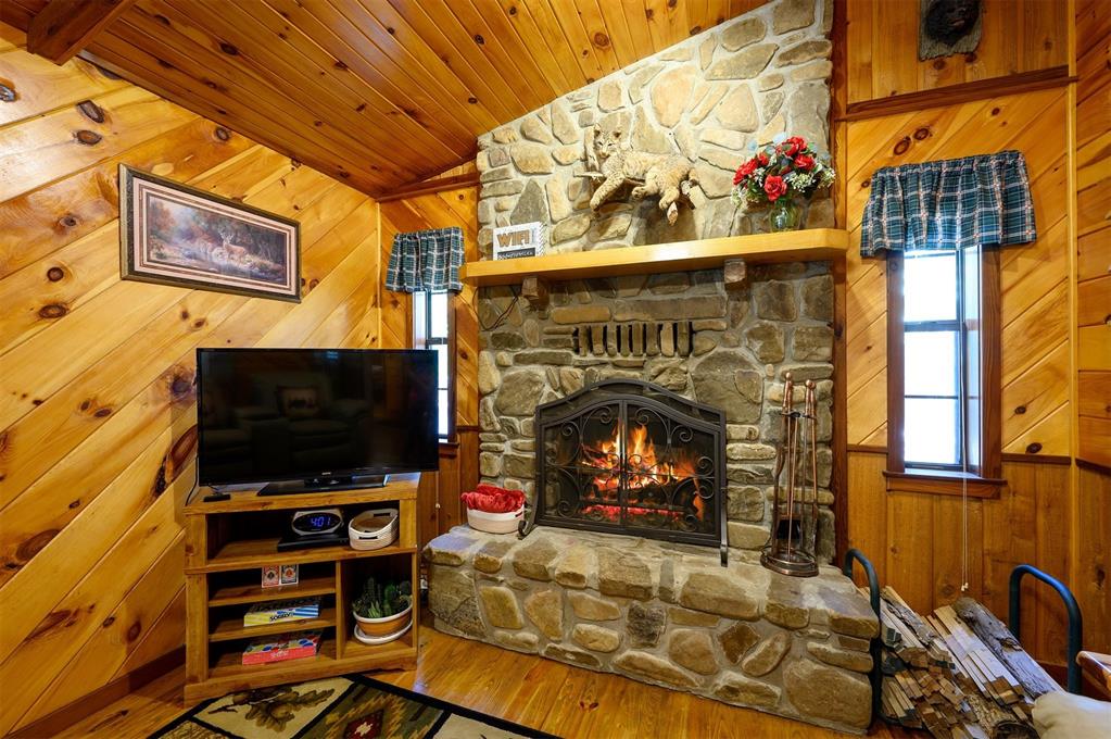 343 Woodland Circle