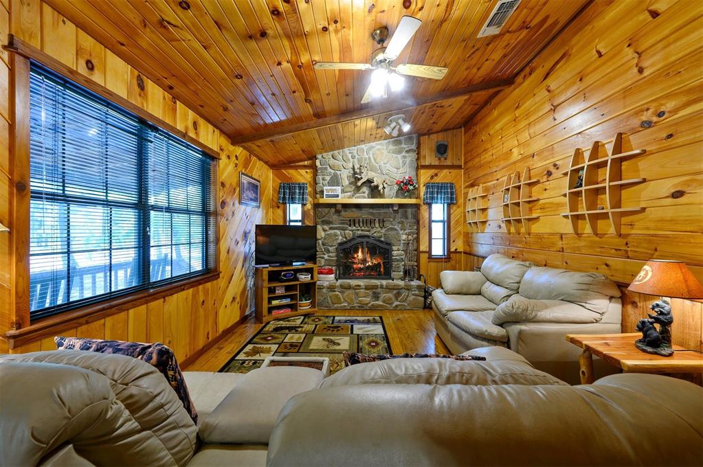 343 Woodland Circle