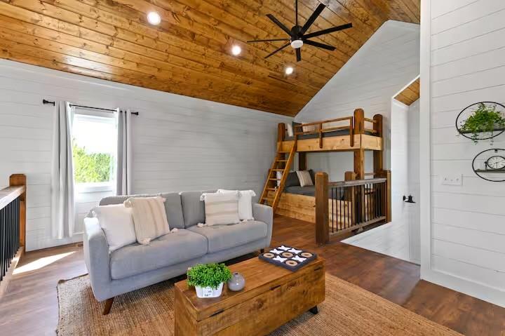 203 Hackberry Flat Trail